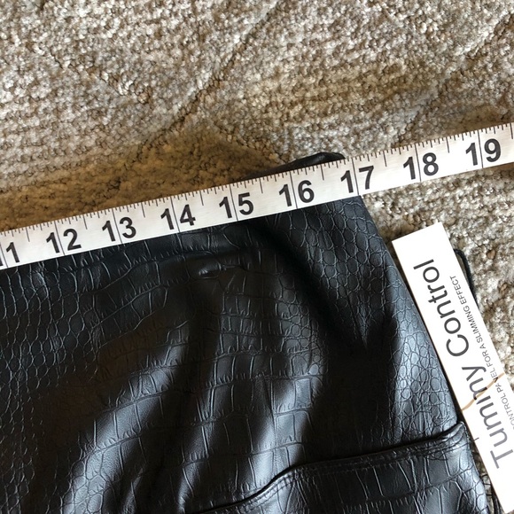 Nicole Miller faux Crocodile pants - Picture 10 of 15